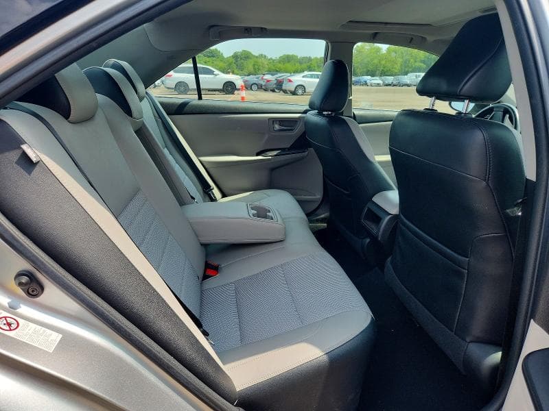 2017 TOYOTA CAMRY SE 10