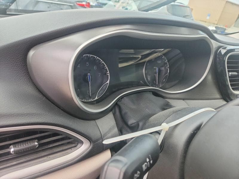 2024 CHRYSLER PACIFICA TOURING L 9