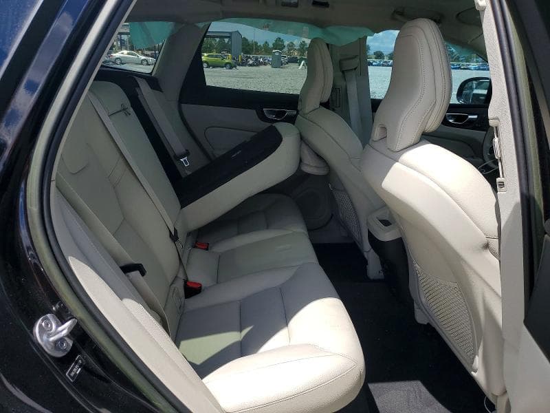 2023 VOLVO XC60 PLUS 11