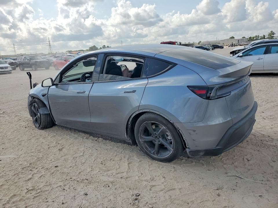 2026 TESLA MODEL Y 2