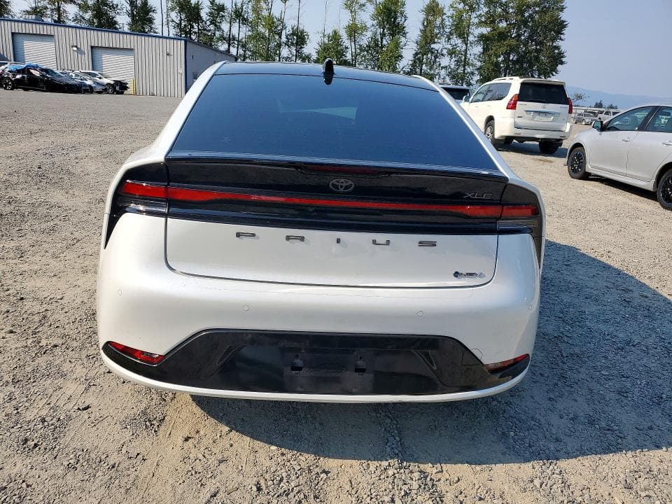 2024 TOYOTA PRIUS XLE 6