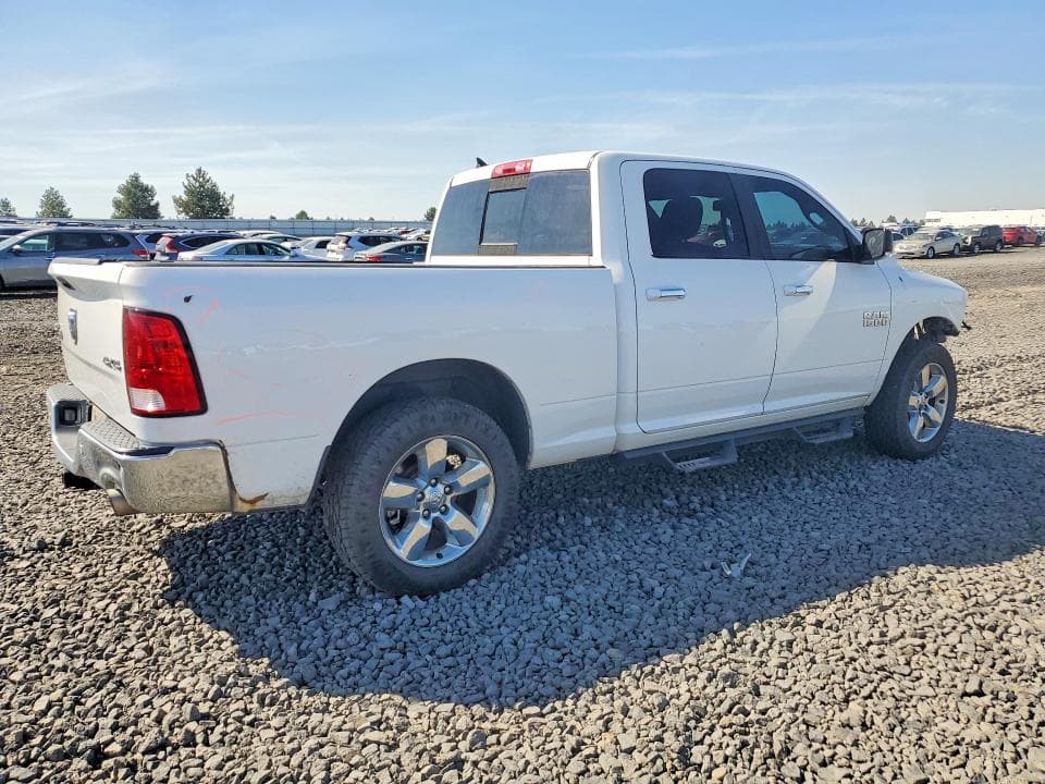 2017 RAM 1500 SLT 3