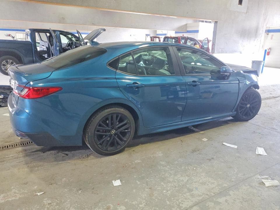 2025 TOYOTA CAMRY SE 3