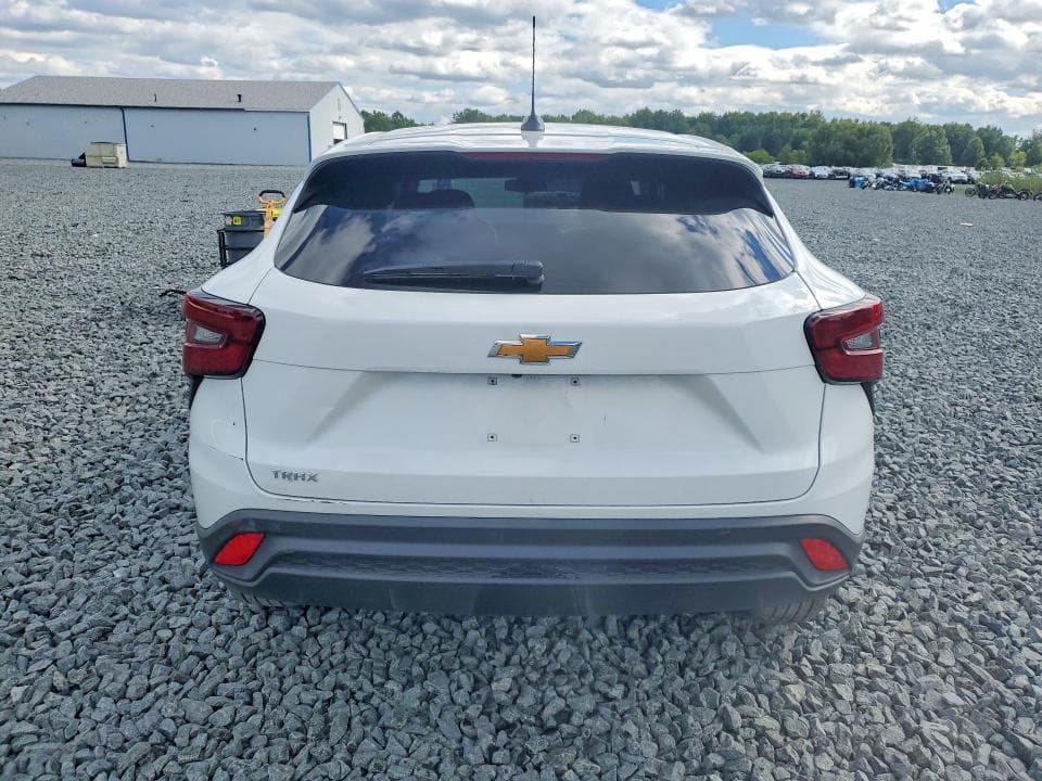 2026 CHEVROLET TRAX LS 6