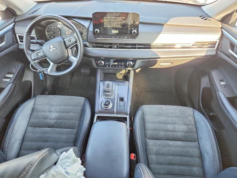 2023 MITSUBISHI OUTLANDER SE 8