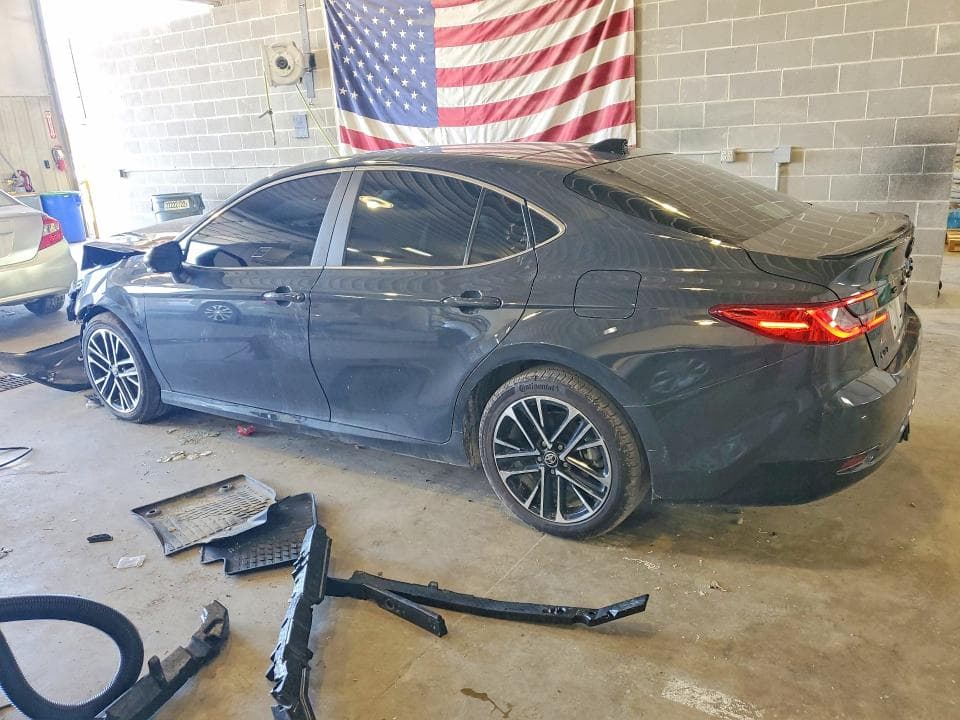 2026 TOYOTA CAMRY XLE 2