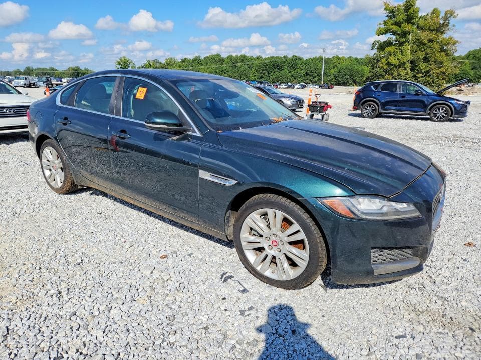 2017 JAGUAR XF PREMIUM 4