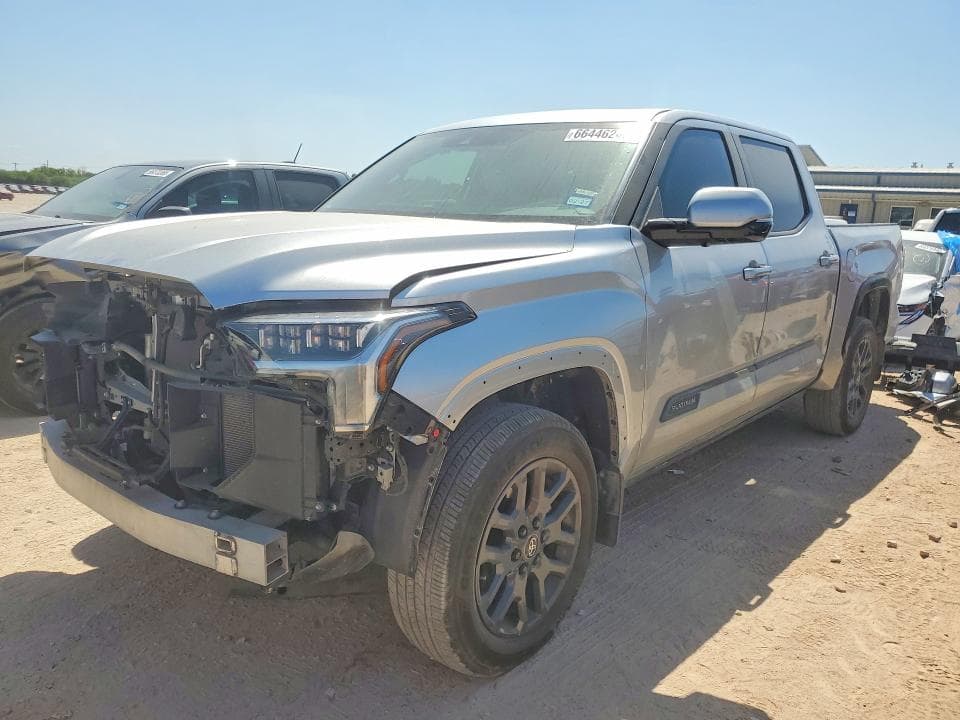 2025 TOYOTA TUNDRA PLATINUM
