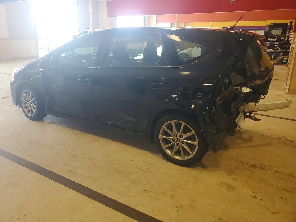 2017 TOYOTA PRIUS V FIVE 2