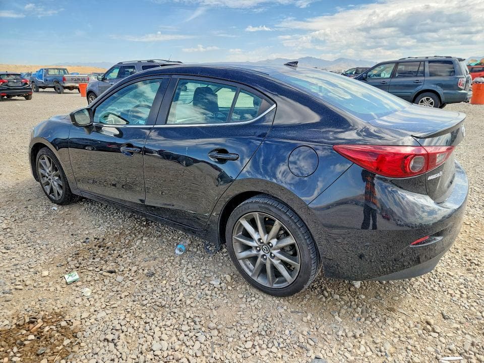 2018 MAZDA 3 TOURING 2