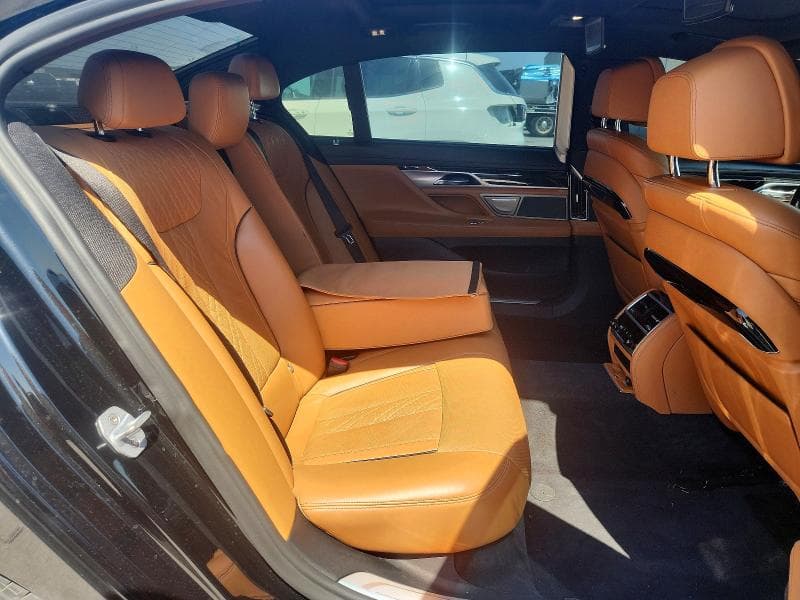 2019 BMW 750 XI 10