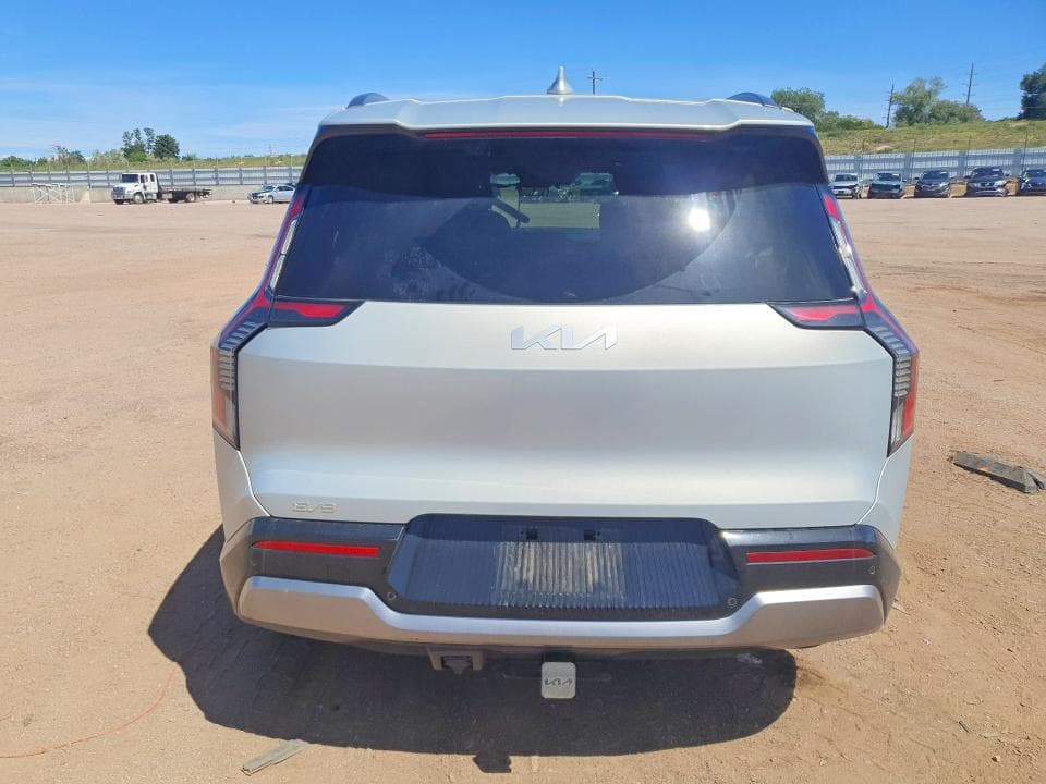 2024 KIA EV9 LAND 6