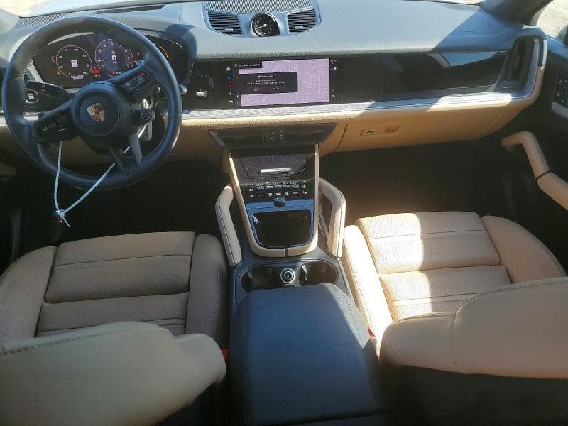 2025 PORSCHE CAYENNE COUPE 8