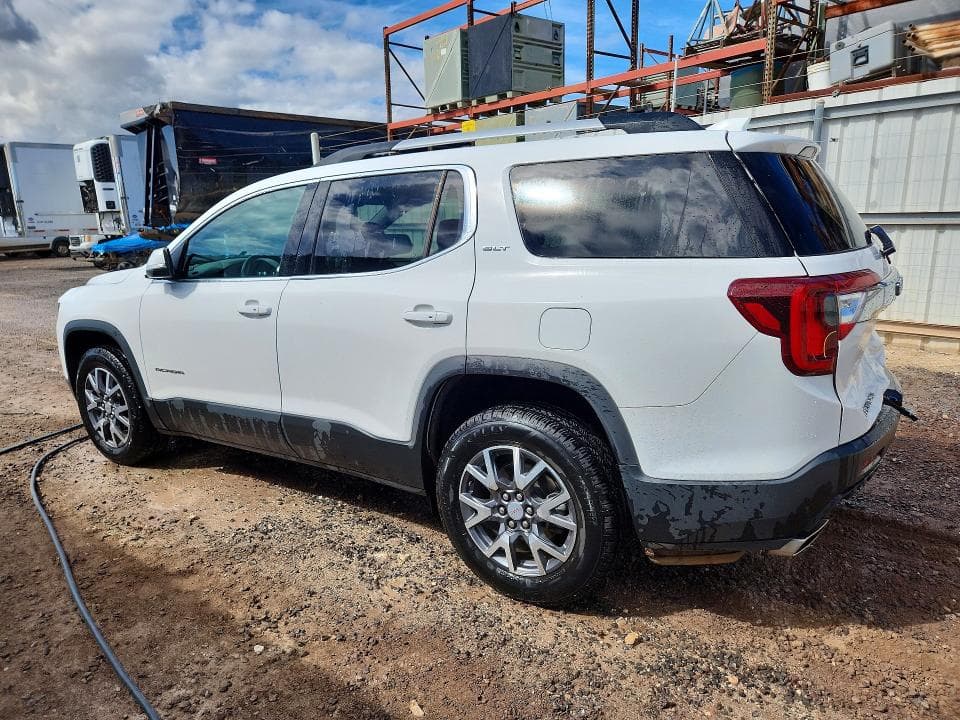 2023 GMC ACADIA SLT 2