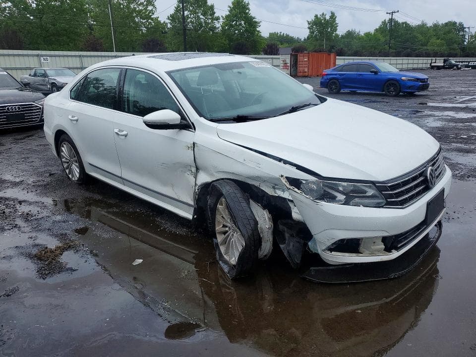 2017 VOLKSWAGEN PASSAT SE 4