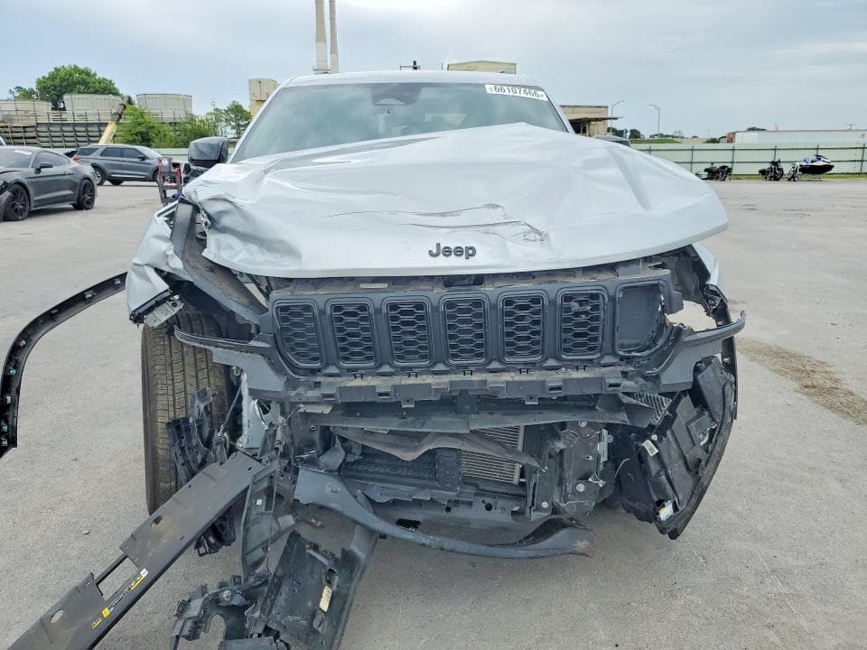 2025 JEEP GRAND CHEROKEE LAREDO 5