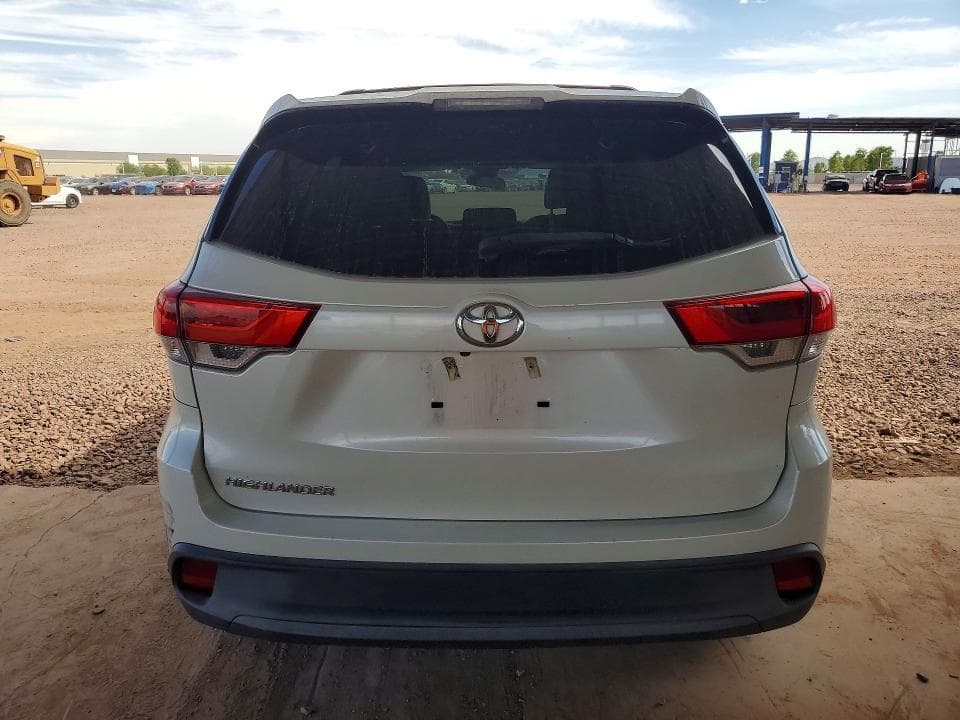 2019 TOYOTA HIGHLANDER LE 6