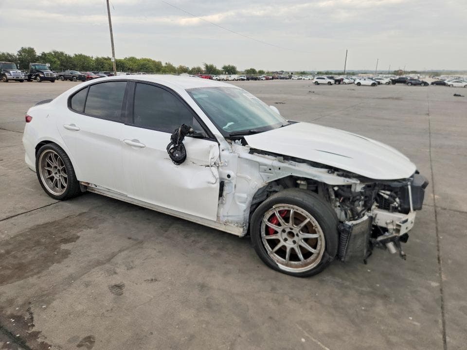 2017 ALFA ROMEO GIULIA QUADRIFOGLIO 4