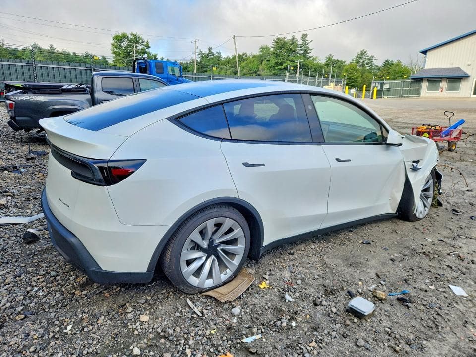 2026 TESLA MODEL Y 3