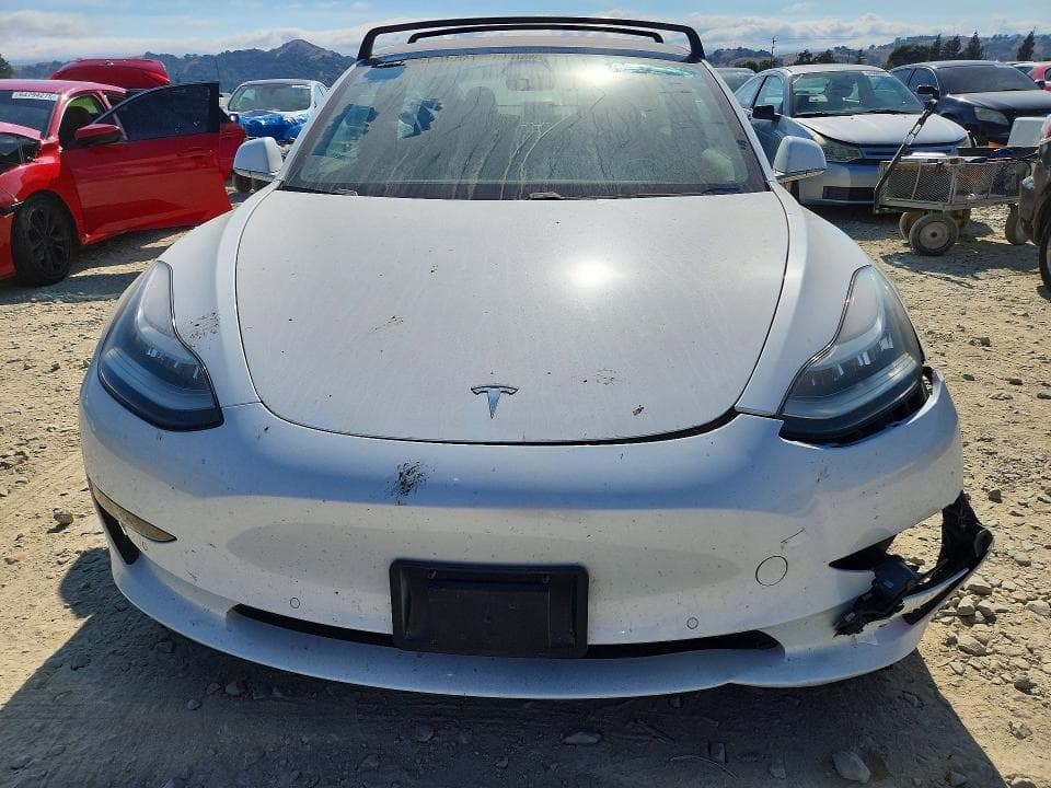 2018 TESLA MODEL 3 5