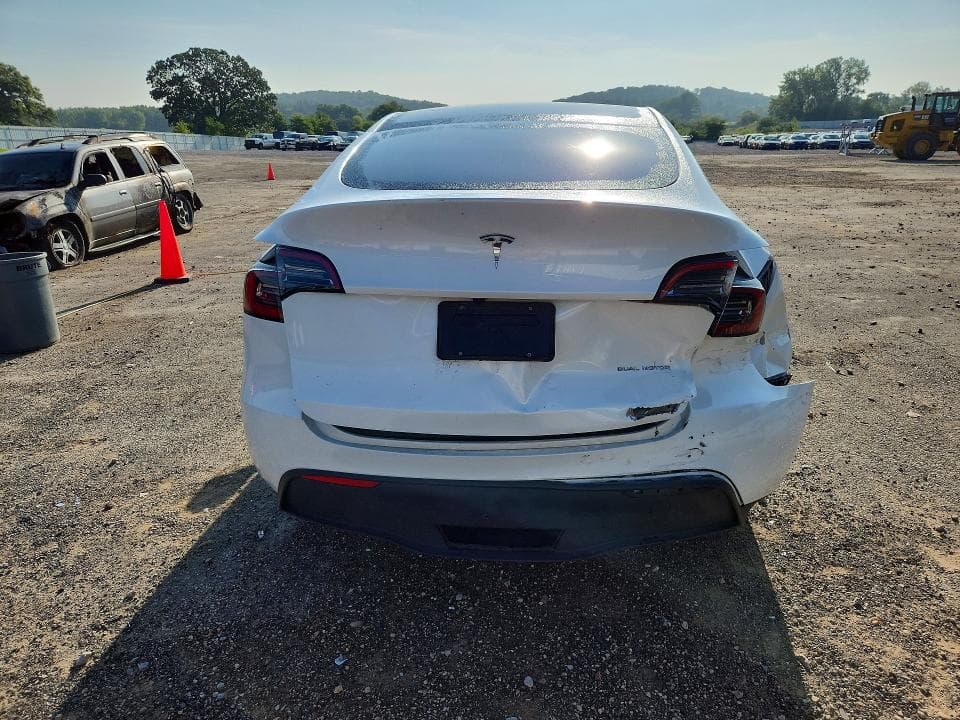 2023 TESLA MODEL Y 6