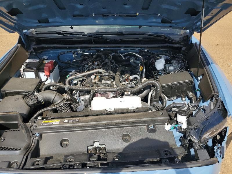 2025 TOYOTA 4RUNNER SR5 12