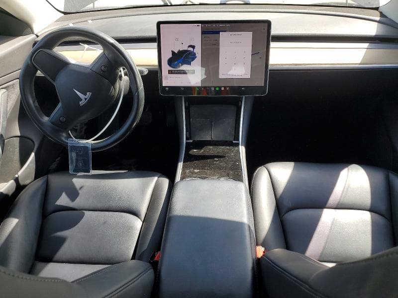 2018 TESLA MODEL 3 8