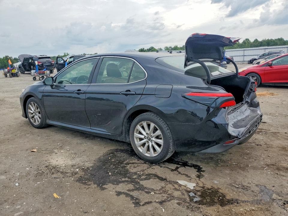 2018 TOYOTA CAMRY LE 2