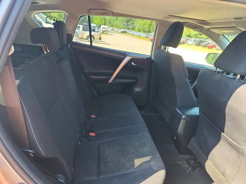 2018 TOYOTA RAV4 XLE 10