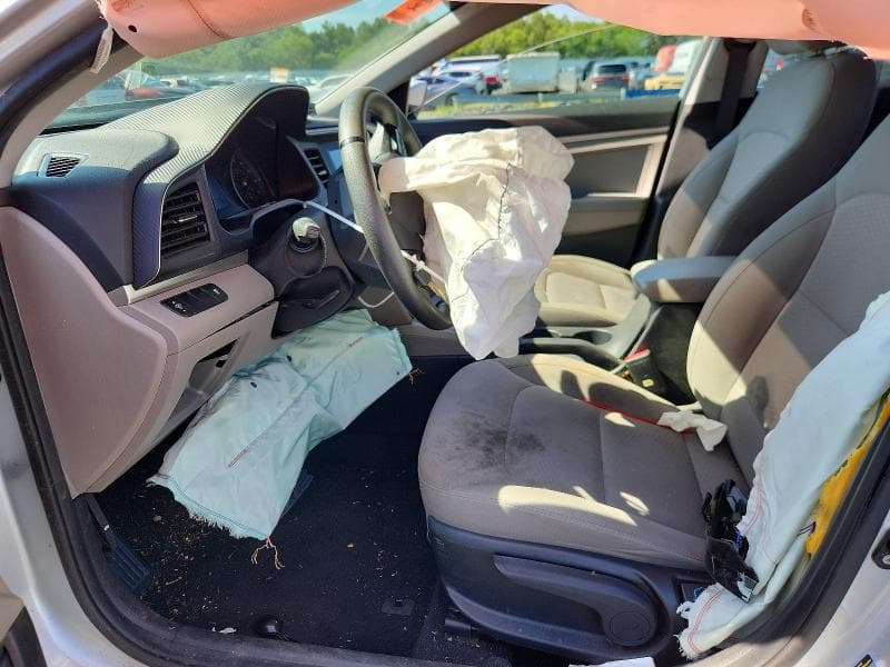 2019 HYUNDAI ELANTRA SE 7