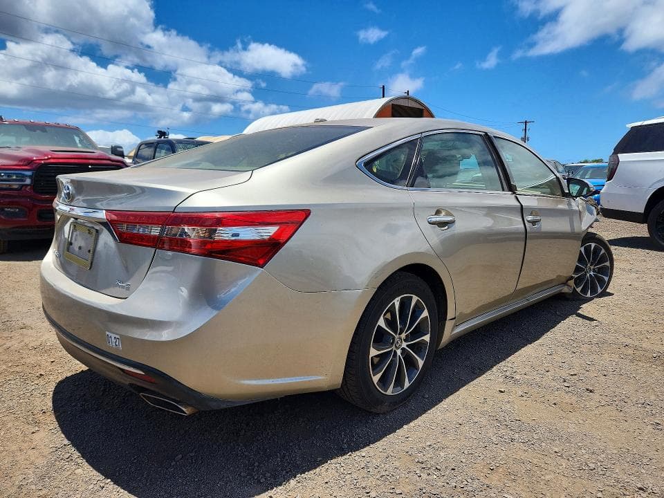 2018 TOYOTA AVALON XLE 3