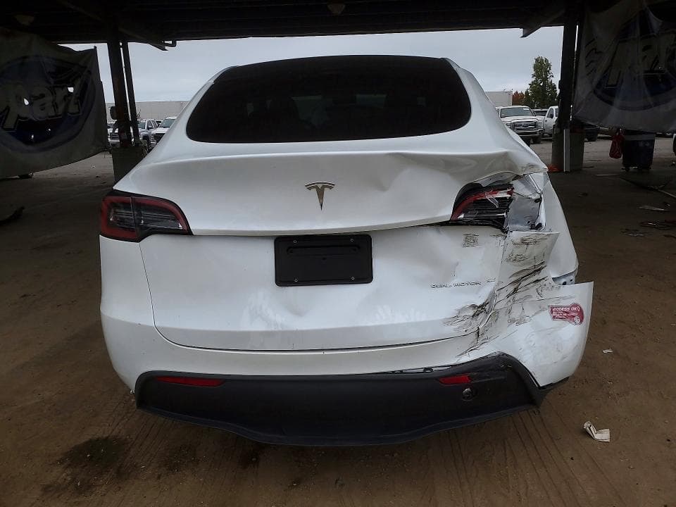 2023 TESLA MODEL Y 6