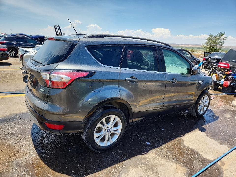 2017 FORD ESCAPE SE 3