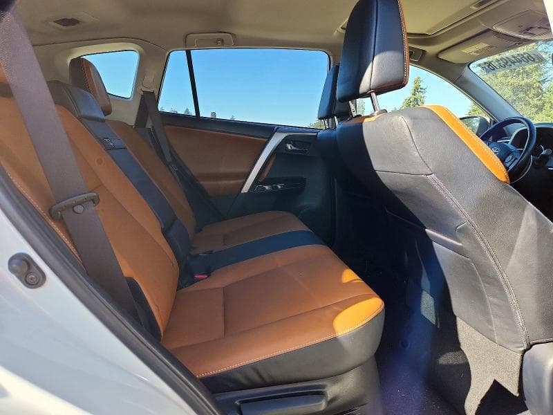 2018 TOYOTA RAV4 HV LIMITED 11