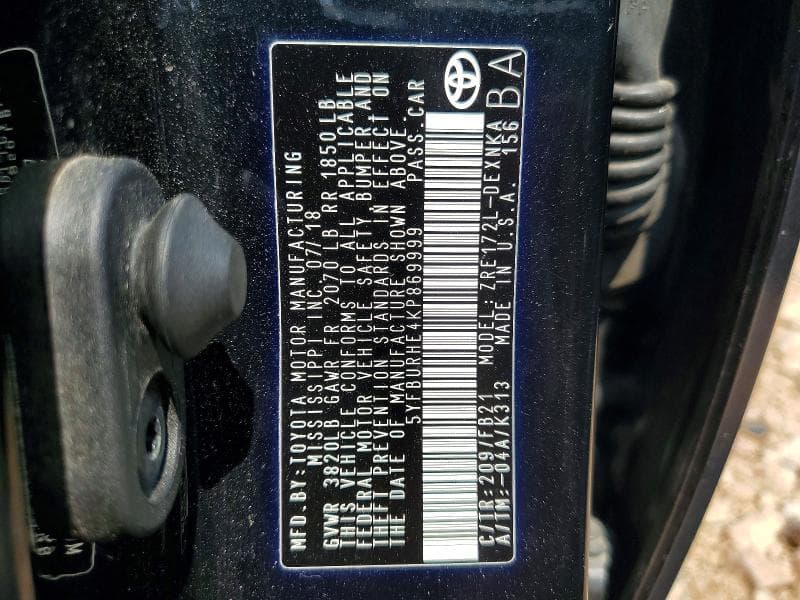 2019 TOYOTA COROLLA LE 12