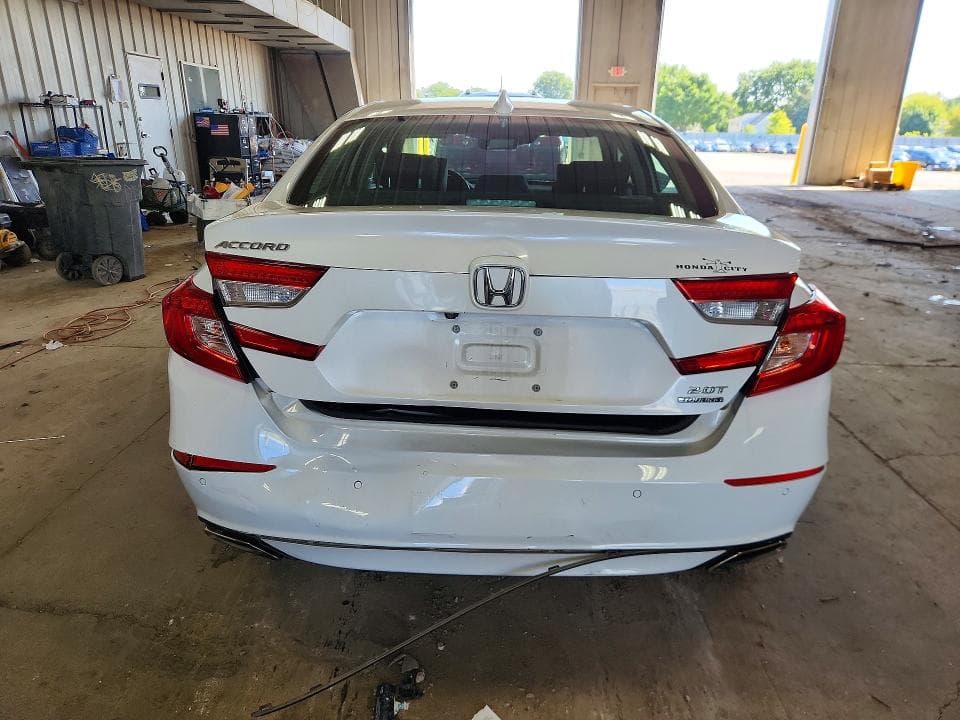 2018 HONDA ACCORD TOURING 6