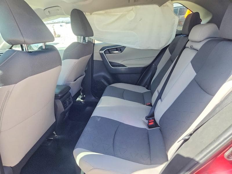 2022 TOYOTA RAV4 XLE 10