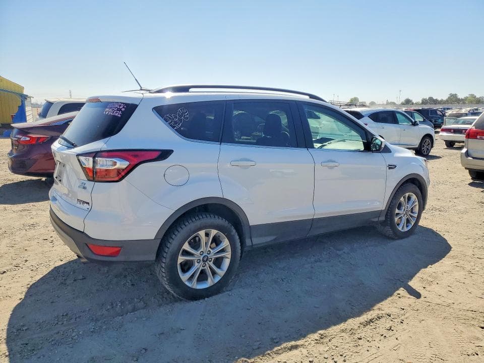 2018 FORD ESCAPE SE 3