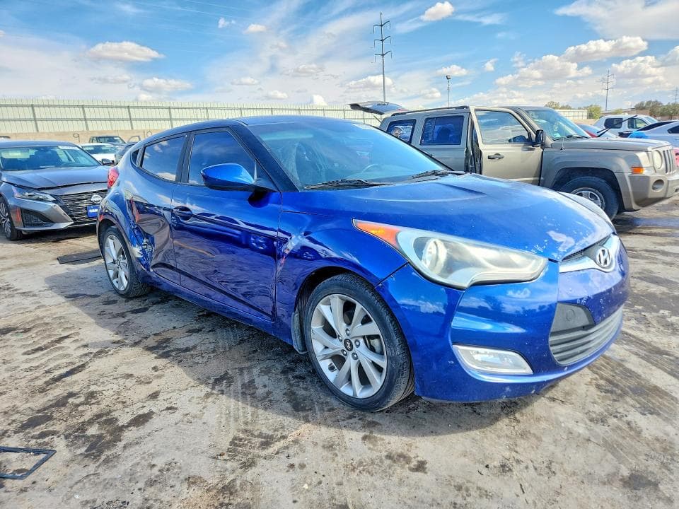 2017 HYUNDAI VELOSTER BASE 4