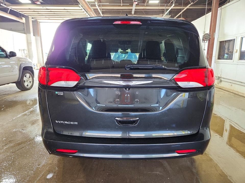 2020 CHRYSLER VOYAGER LXI 6