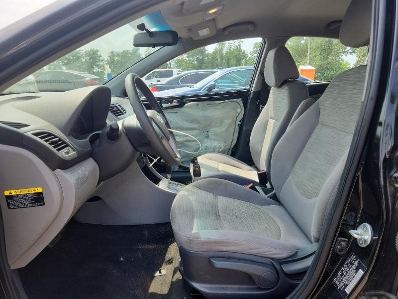 2017 HYUNDAI ACCENT SE 7