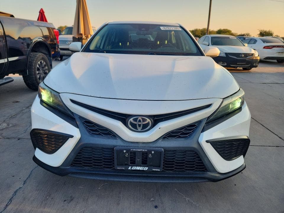 2021 TOYOTA CAMRY SE 5