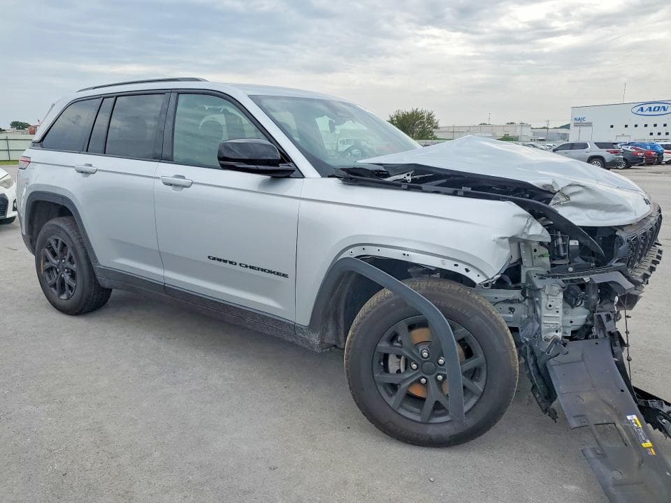 2025 JEEP GRAND CHEROKEE LAREDO 4