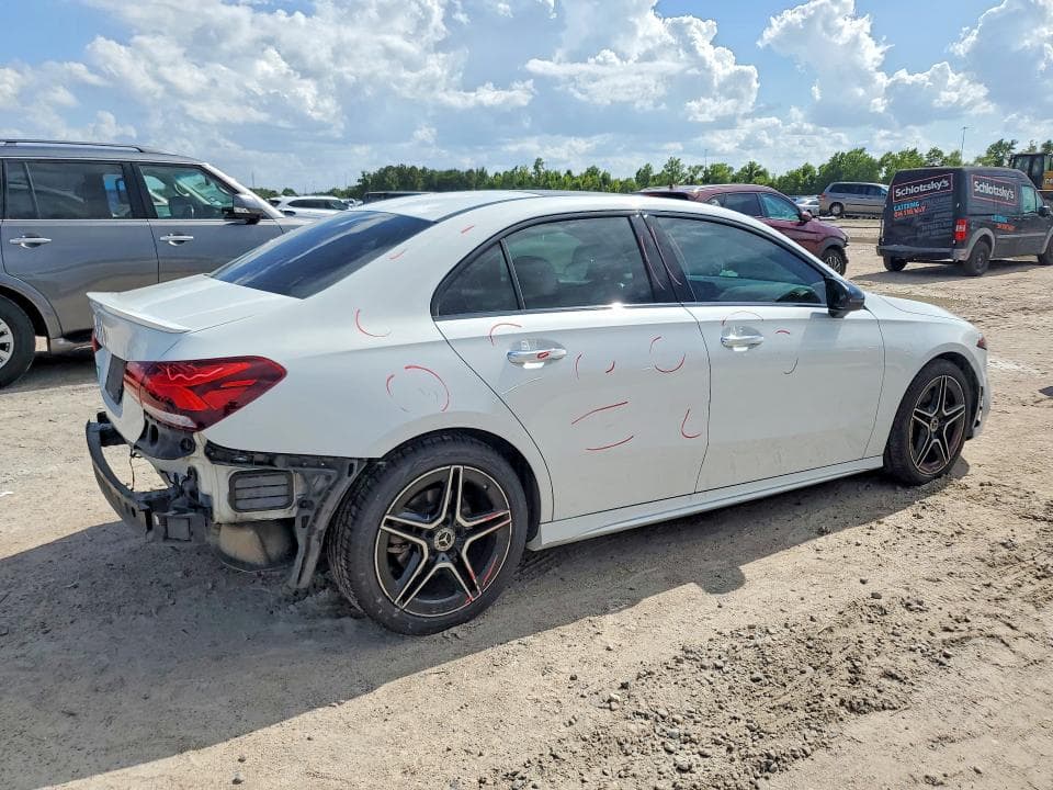 2020 MERCEDES-BENZ A 220 4MATIC 3
