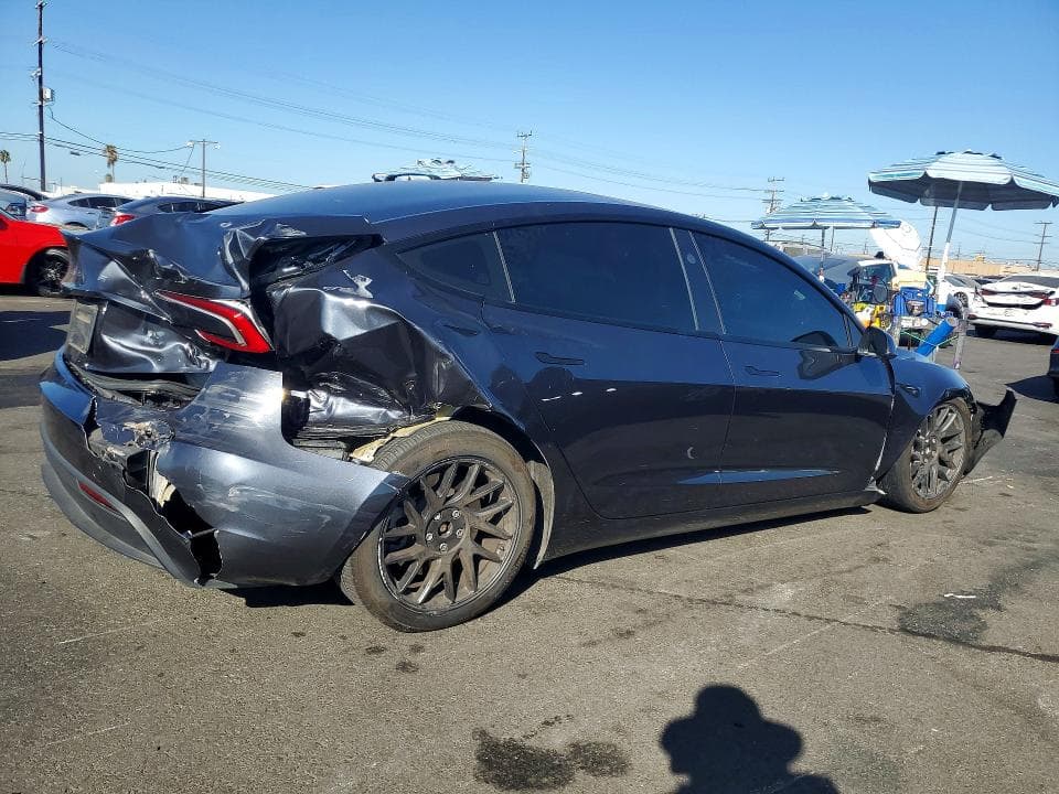 2025 TESLA MODEL 3 3