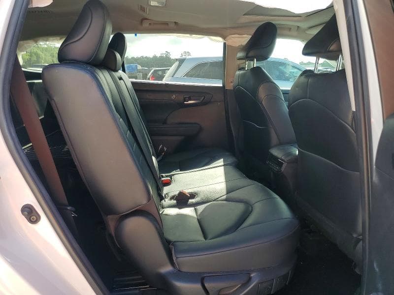 2023 TOYOTA HIGHLANDER HYBRID XLE 11
