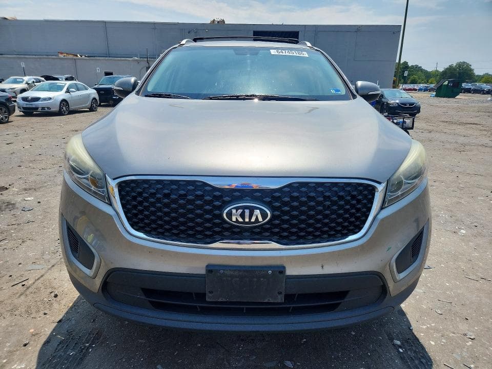 2017 KIA SORENTO LX V6 5