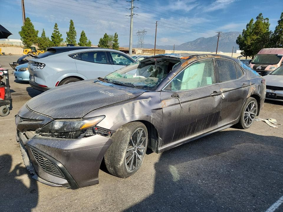 2021 TOYOTA CAMRY SE - 1