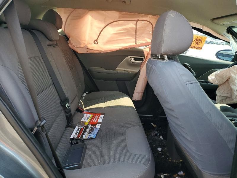 2017 KIA NIRO LX 11