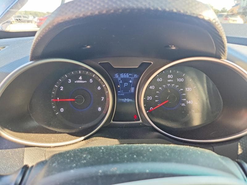 2017 HYUNDAI VELOSTER BASE 9